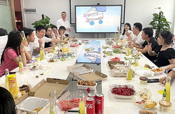 创想九州六一节举办【拥抱童心 ● 青春永驻】美食活动