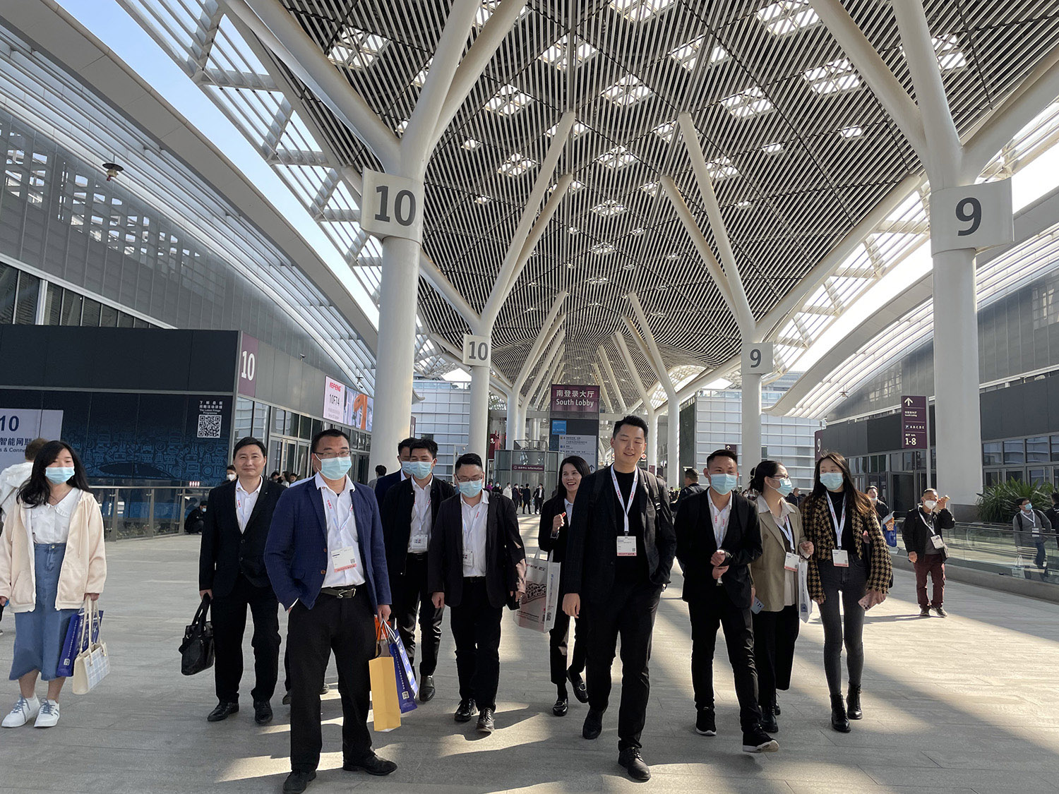 2023年法兰克福汽配展外贸云深圳运营中心创想九州参展人员合影